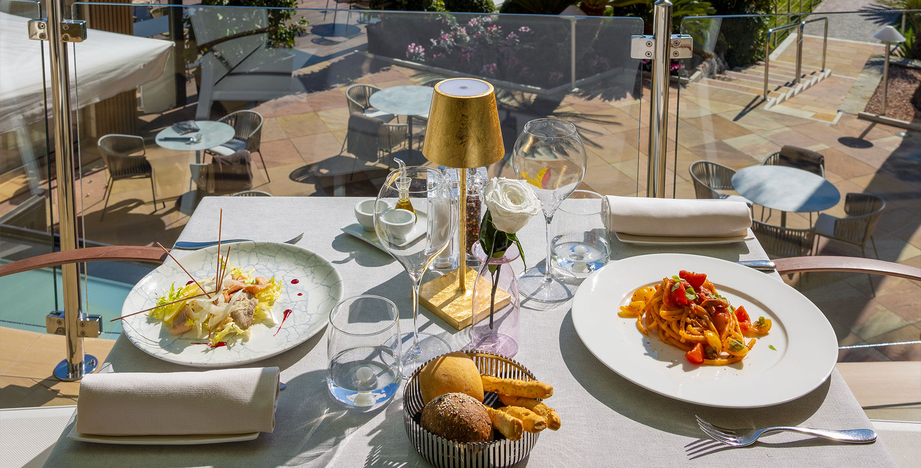 PARK HOTEL IMPERIAL SRL | Pool bar & Lunch