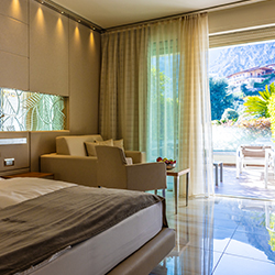 Prestige-Doppelzimmer mit Terrasse und Blick auf den Garten