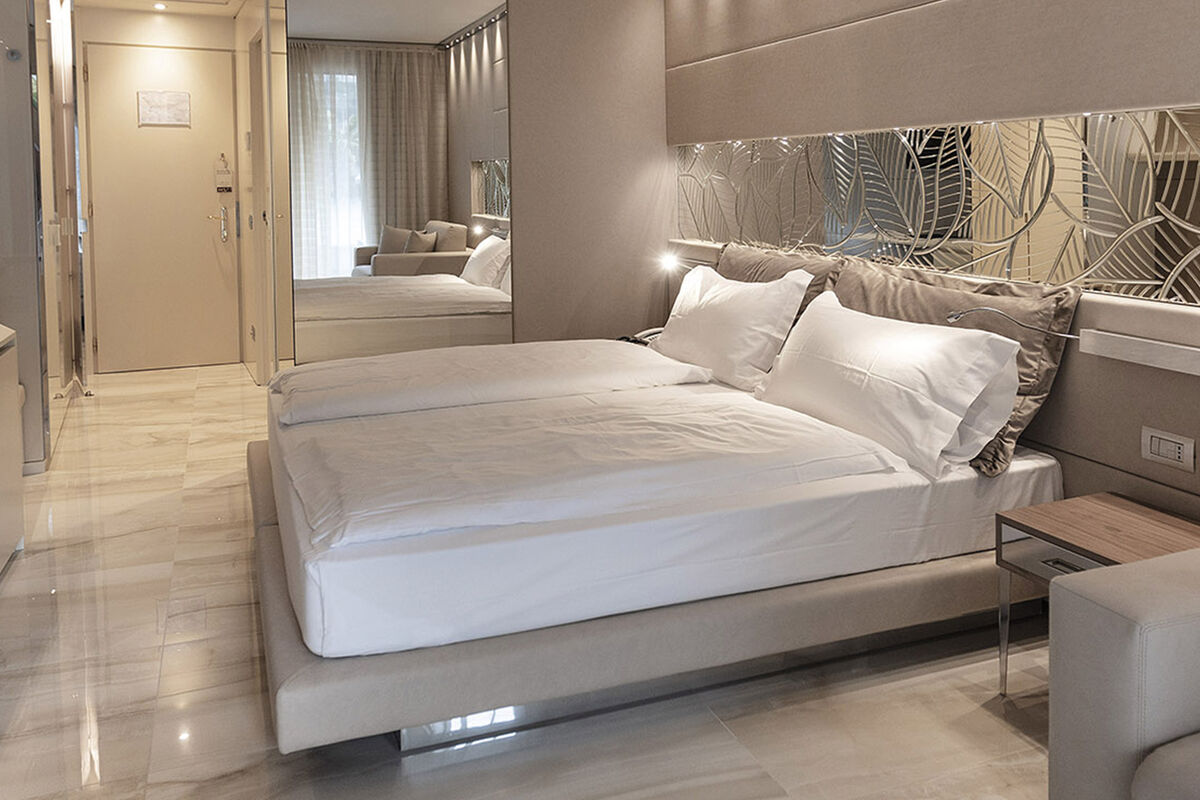 Prestige-Doppelzimmer mit Terrasse und Blick auf den Garten - Komfort und Eleganz