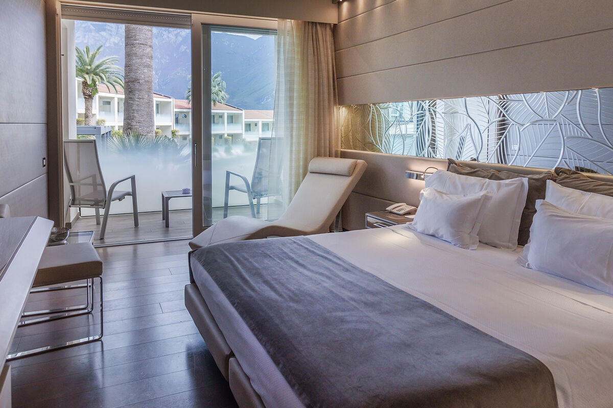 Junior Suite mit teilweisem Seeblick - Licht, Glas und moderne Eleganz