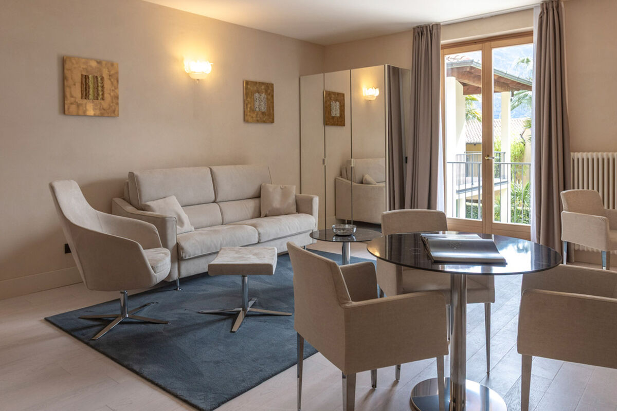 Suite con Vista Lago Parziale nella Suite House - Relax all’insegna della morbidezza