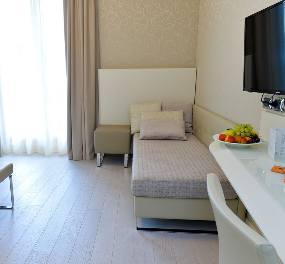 Junior Suite con Vista Lago parziale nella Suite House - Spazio, comfort e privacy