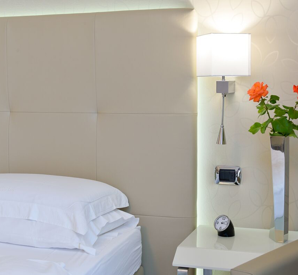 Junior Suite con Vista Lago parziale nella Suite House - Spazio, comfort e privacy