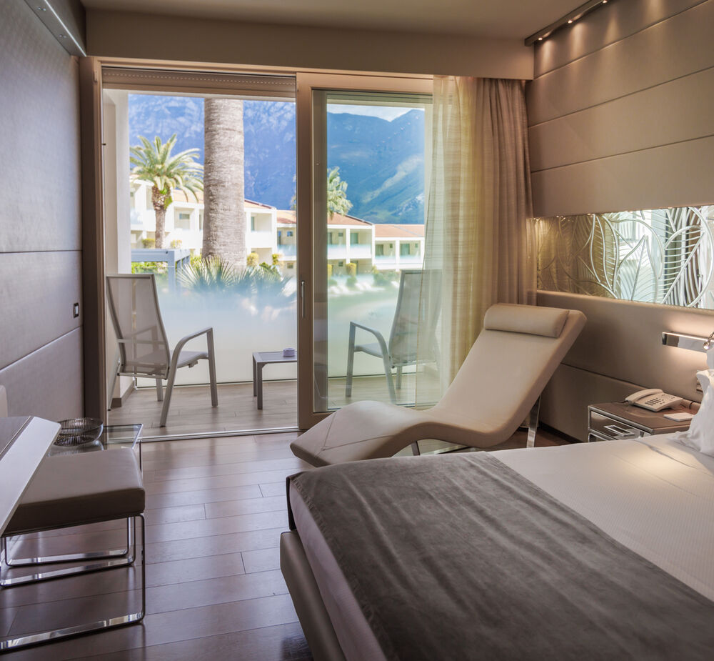 Junior Suite mit teilweisem Seeblick - Licht, Glas und moderne Eleganz