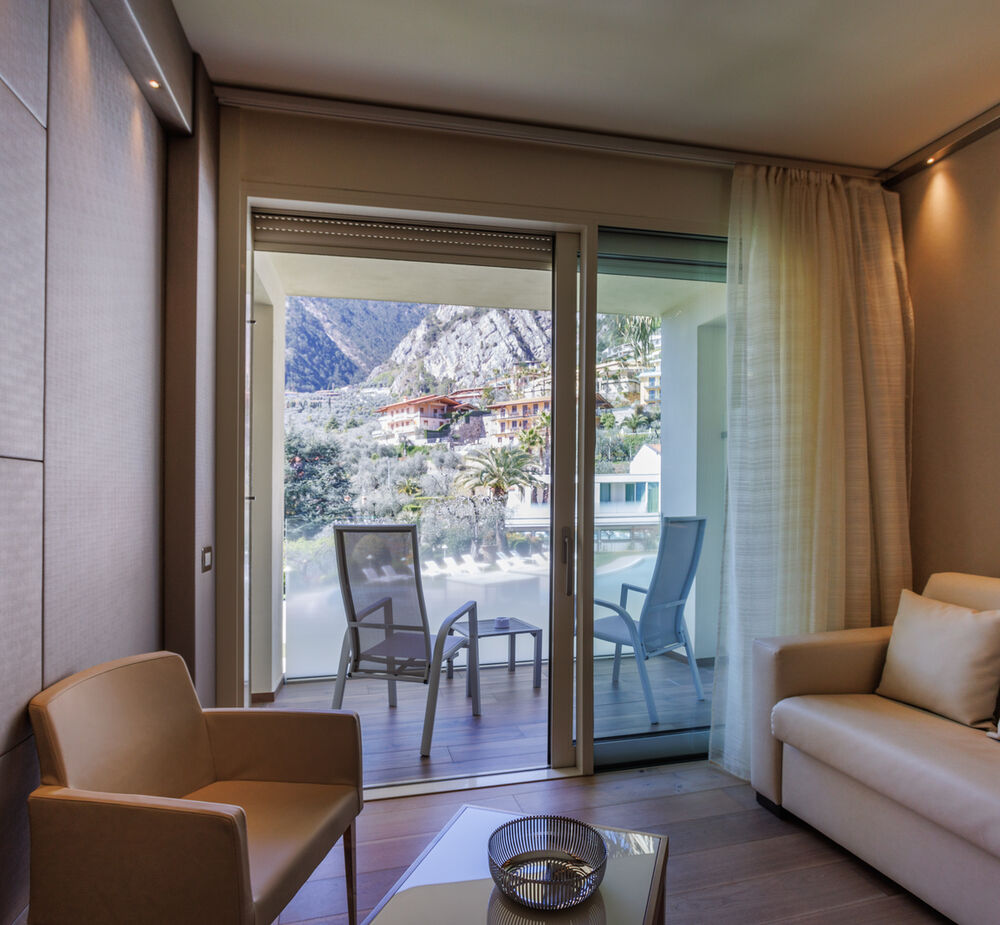 Prestige Doppelzimmer mit teilweisem Seeblick - Blick auf See und Berge