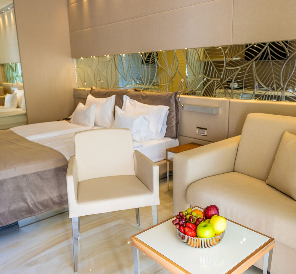 Prestige-Doppelzimmer mit Terrasse und Blick auf den Garten - Komfort und Eleganz