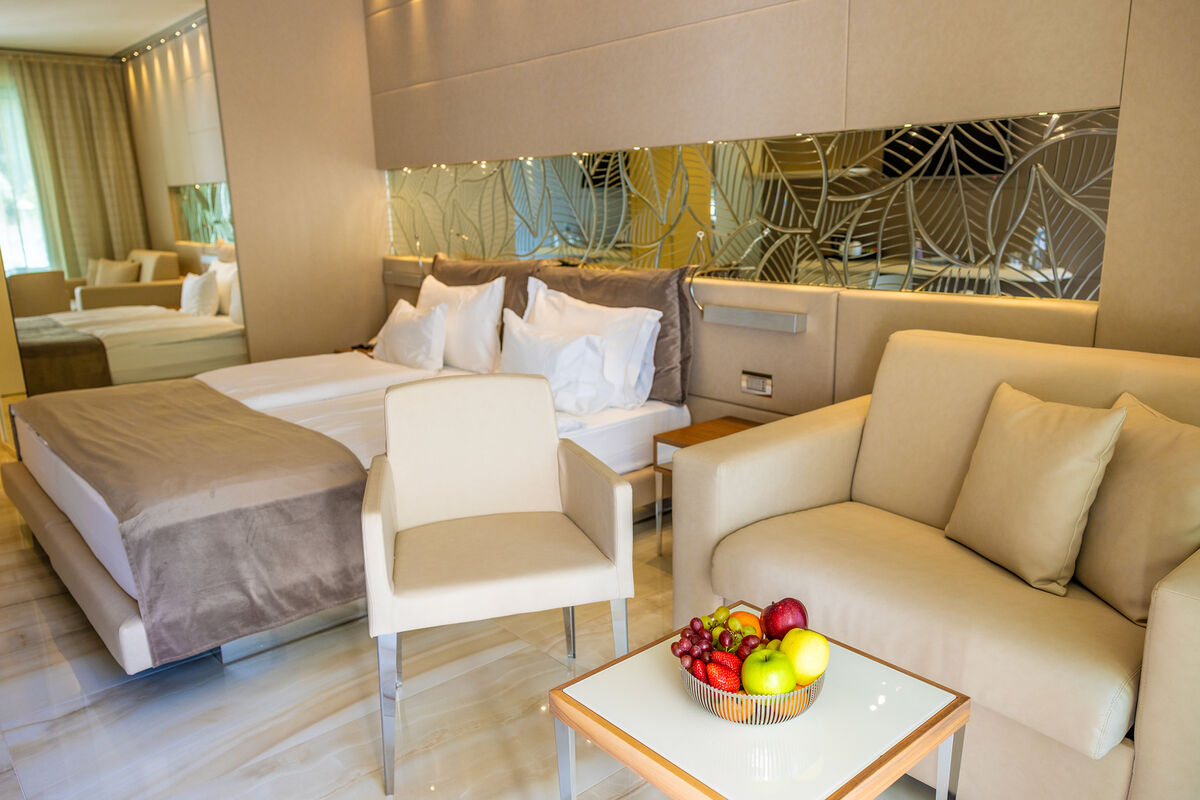 Prestige-Doppelzimmer mit Terrasse und Blick auf den Garten - Komfort und Eleganz